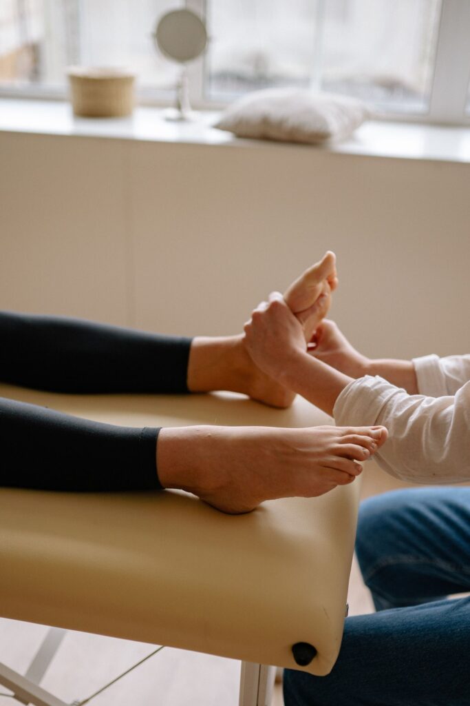 La Riflessologia Plantare Olistica: molto più di un massaggio ai piedi